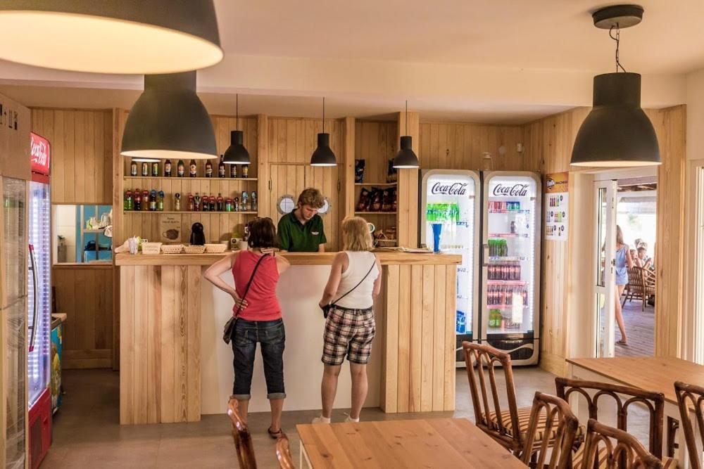 Hotel Piekny Brzeg à Węgorzewo Extérieur photo