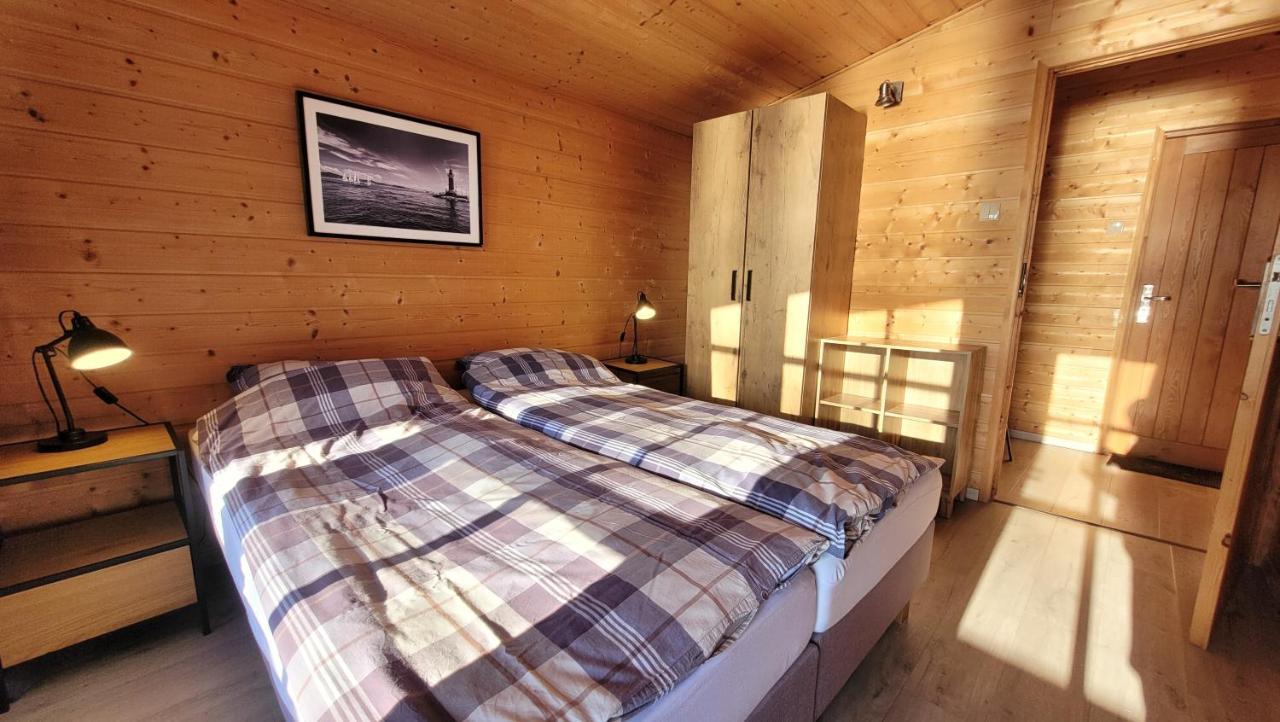 Hotel Piekny Brzeg à Węgorzewo Extérieur photo